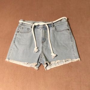 NWT Loft denim high rise cut off shorts with cord belt. Light wash. Size 28 or 6